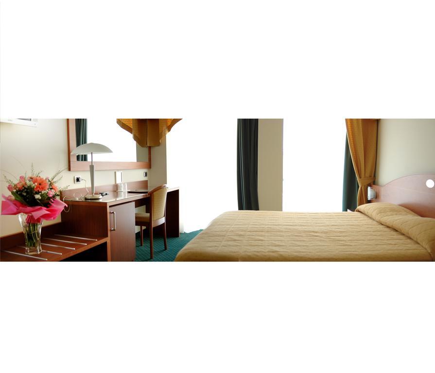 Hotel Capri Bardolino 3S 객실 사진