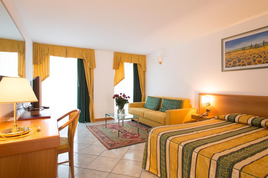 Hotel Capri Bardolino 3S 객실 사진