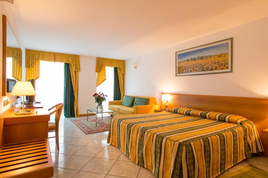 Hotel Capri Bardolino 3S 객실 사진